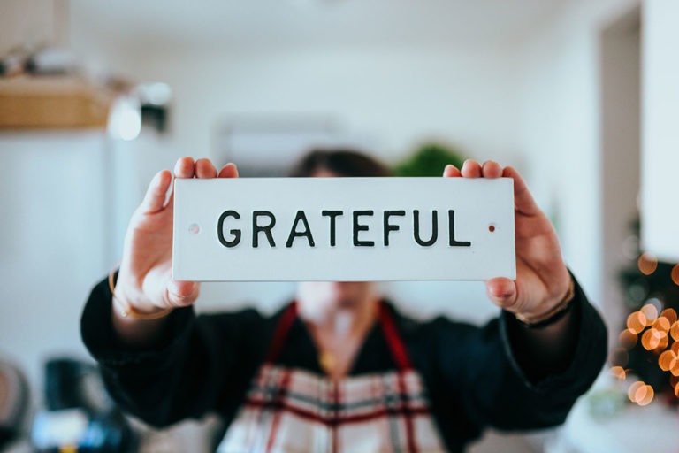 5 Verses to Focus Your Thanksgiving Prayer
